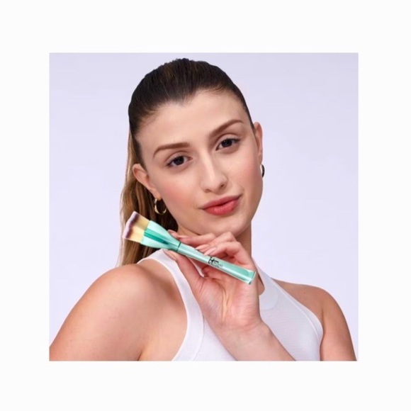 IT Cosmetics for Ulta Star Foundation Brush Limited Edition - Picture 4 of 11